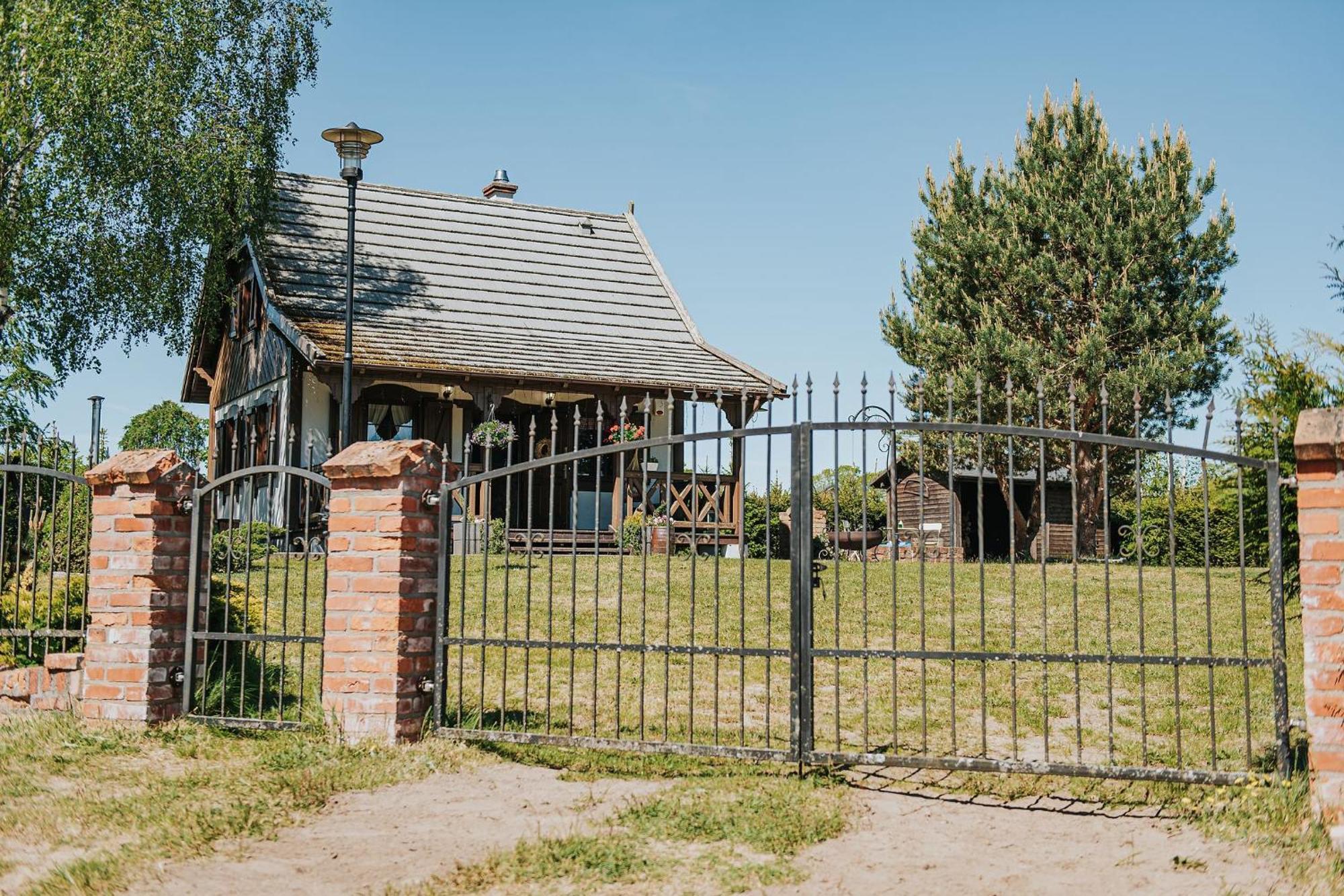 Villa Rajski Domek Nad Jeziorem Radacz Borne Sulinowo Exterior foto